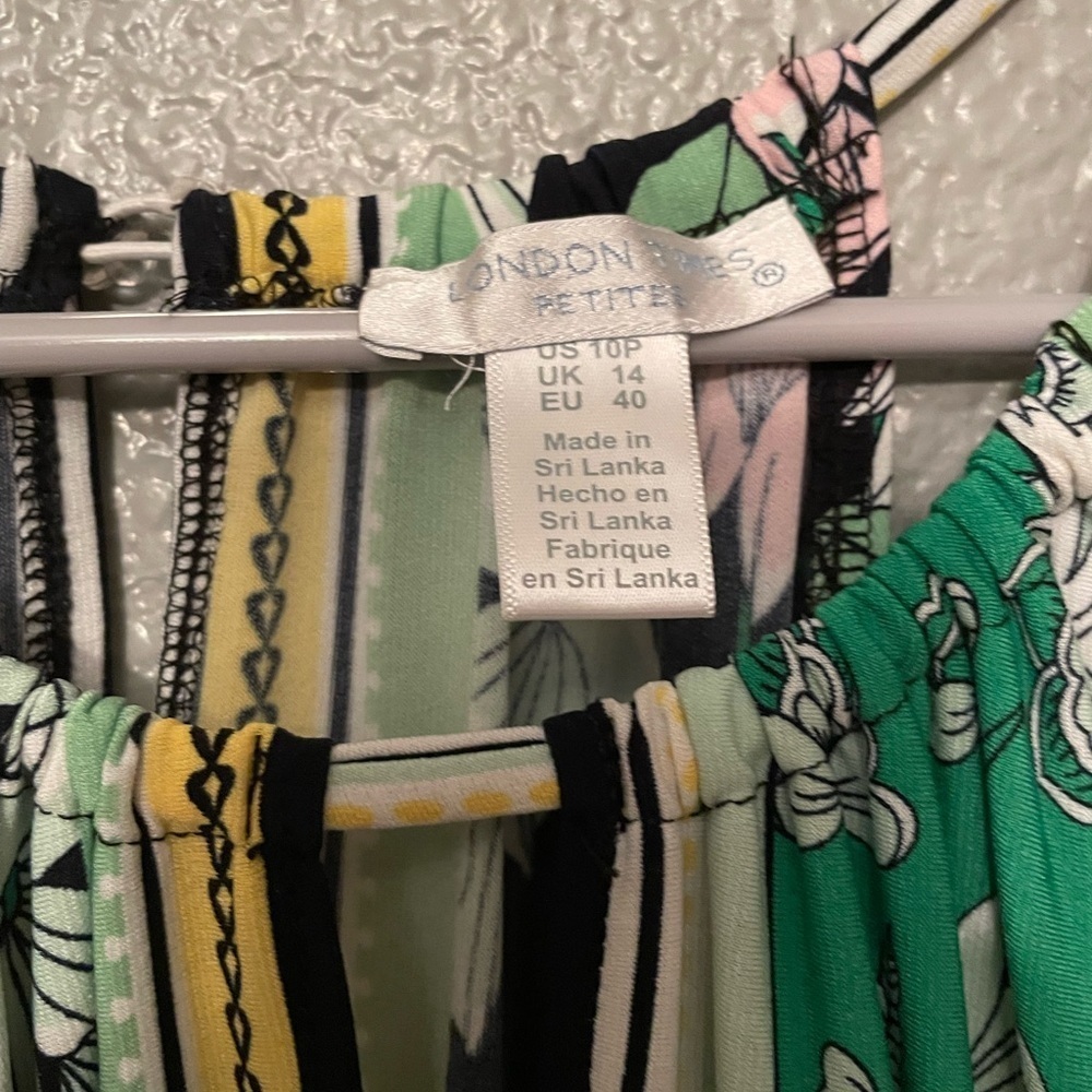 Green and white striped midi dress with floral details with tie waisted - Picture 3 of 6